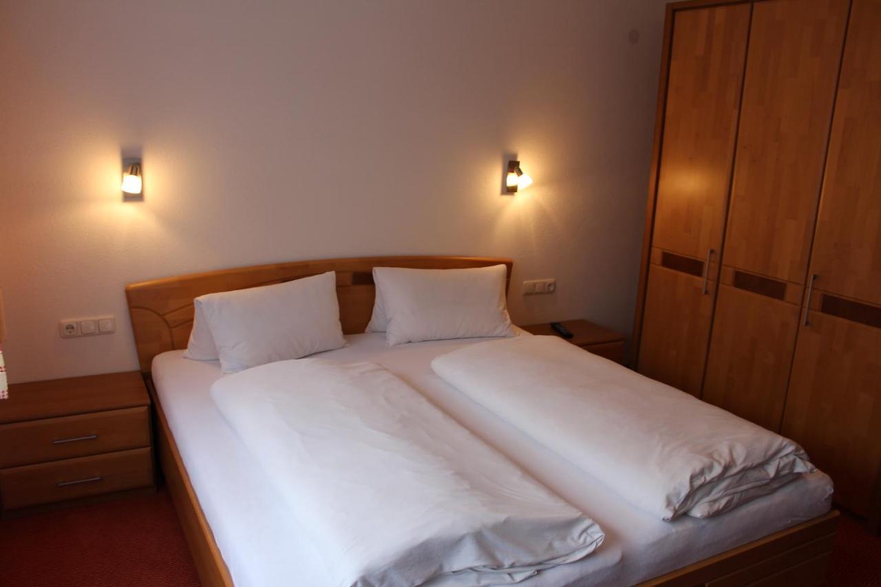Haus Birgit Hotel Pettneu am Arlberg Bagian luar foto